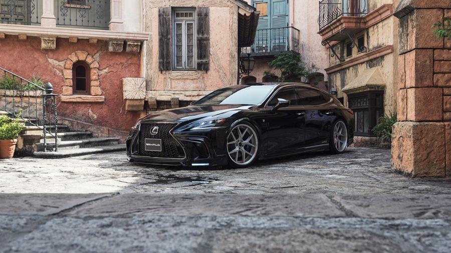  Lexus LS500h AWD Executive Line by Wald 2018 года  (фото 10 из 18)